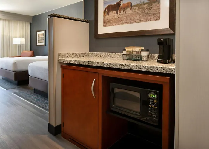 Courtyard By Marriott Salt River Hotel