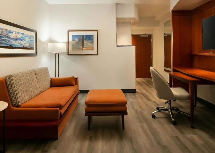 Courtyard By Marriott Salt River Hotel