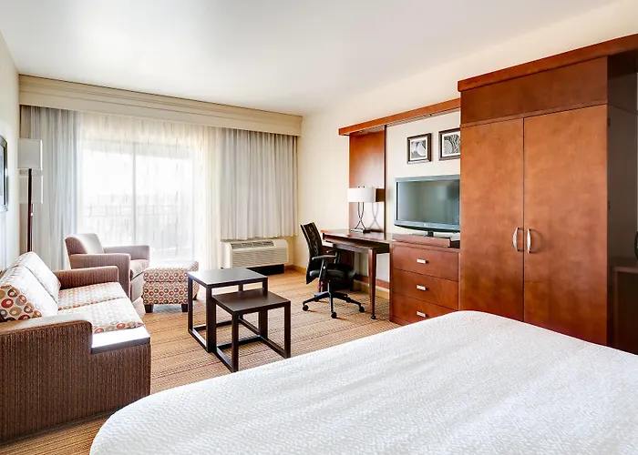 Courtyard By Marriott Salt River 3*